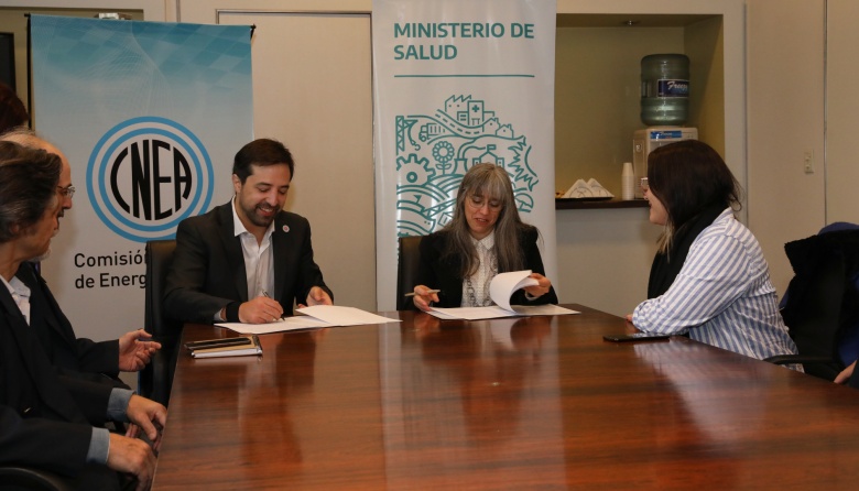 La CNEA y la Provincia de Buenos Aires se unen para luchar contra el cáncer en el COE de La Plata