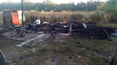 Una pareja de jubilados perdió todo en un incendio y busca ayuda para reconstruir su hogar